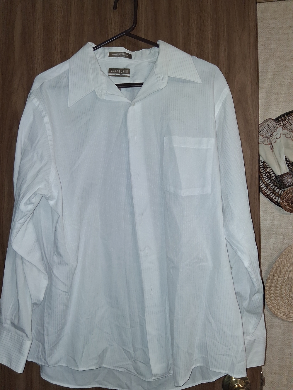 Van Heusen White Long-Sleeve Dress Shirt with Chest Pocket